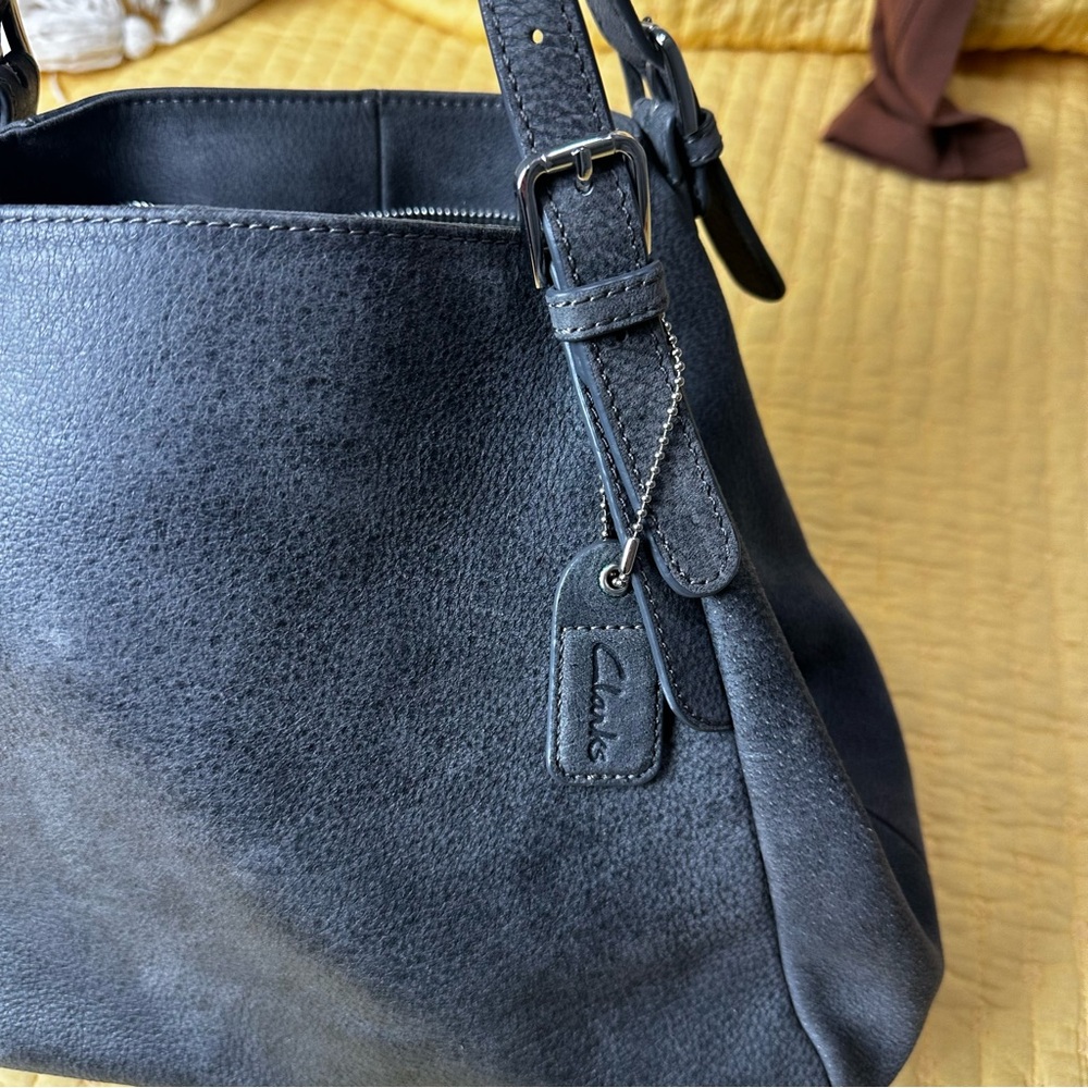 Clarks vintage grey leather handbag.
